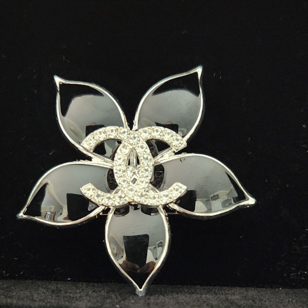 CC Black Flower Brooch(Silver)